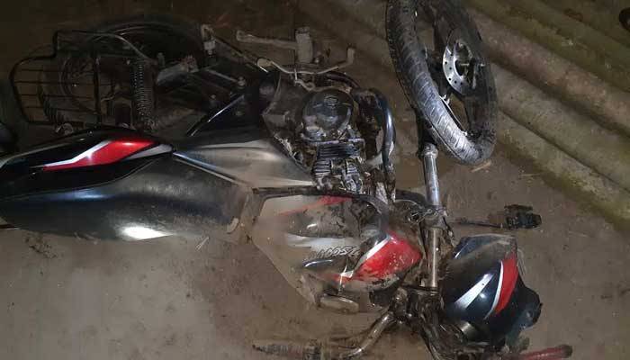 মাইক্রোর সঙ্গে সংঘর্ষে মোটরসাইকেল আরোহী ২ ছাত্র নিহত