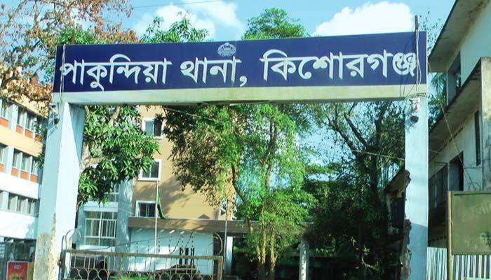 গাছ কাটার অভিযোগ দেওয়ায় পিটিয়ে আহত, মামলাও নিচ্ছে না পুলিশ