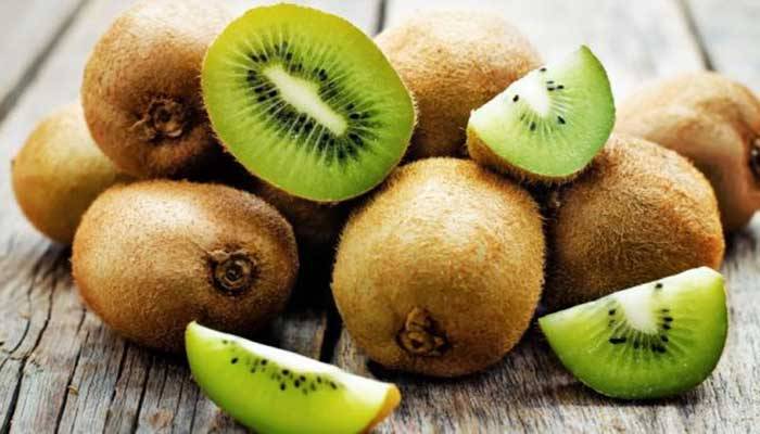 রোগ প্রতিরোধ ক্ষমতা বাড়ায় কিউই ফল