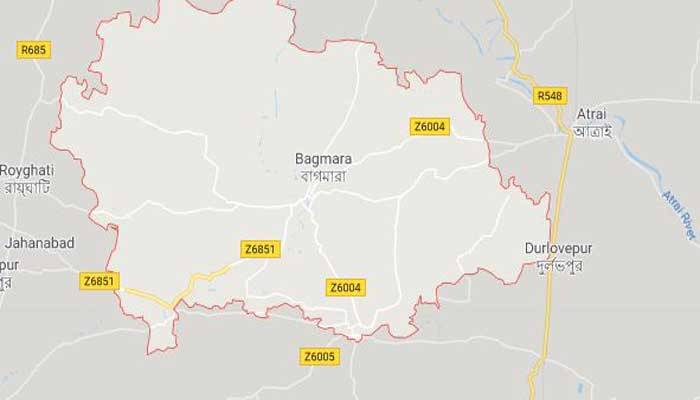 ধাক্কার পর পিষে গেল বাস, ভ্যানচালক দাদার সঙ্গে নাতিও নিহত