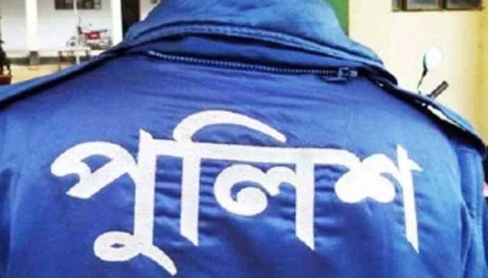 পুলিশের বিরুদ্ধে মামলা করে ১৩ দিন পর প্রত্যাহারের আবেদন