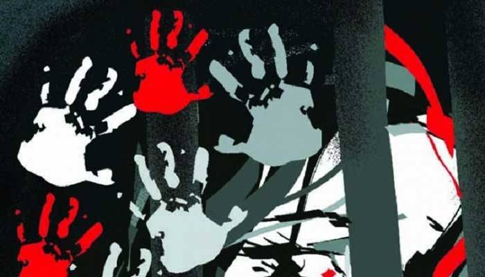 সমঝোতায় চার বন্ধু মিলে একে অপরের স্ত্রীকে ধর্ষণ