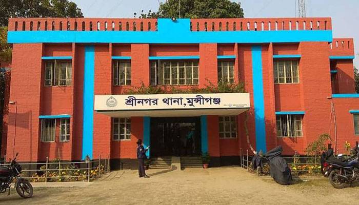 ট্রাকের ধাক্কায় প্রাণ হারালেন ২ বাইকআরোহী
