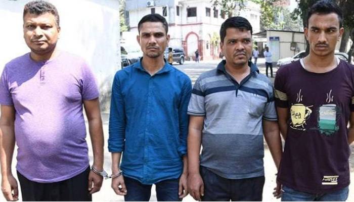 রাত ১২টার পর ছিনতাই করতে নামে ওরা