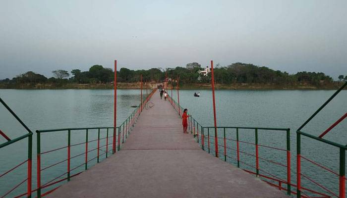আলফাডাঙ্গায় ভাসমান সেতু