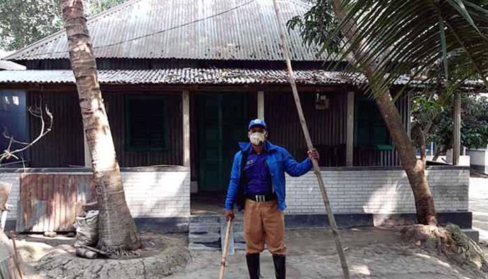 বগুড়া ধুনটে ঢাকাফেরত এক নার্সের বাড়ি লকডাউন
