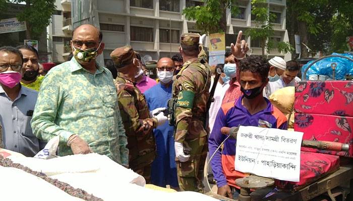 এমপির উদ্যোগে হটলাইন চালু, ফোন করলেই বাড়ি পৌঁছে যাবে খাদ্য