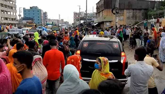 ‘না খেয়ে মরার চেয়ে করোনায় মরা শান্তির’
