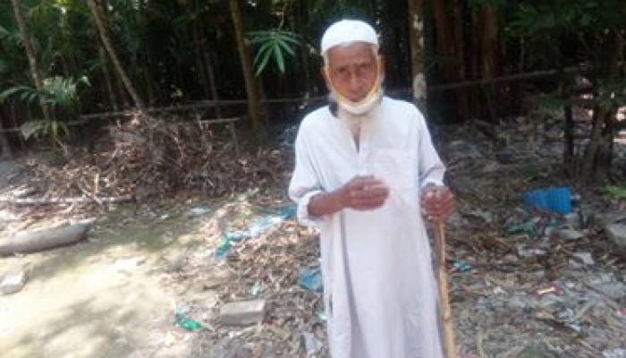 ইন্দুরকানীতে ত্রাণ চাইতে গিয়ে মেম্বারের কাছে লাঞ্ছিত বৃদ্ধ