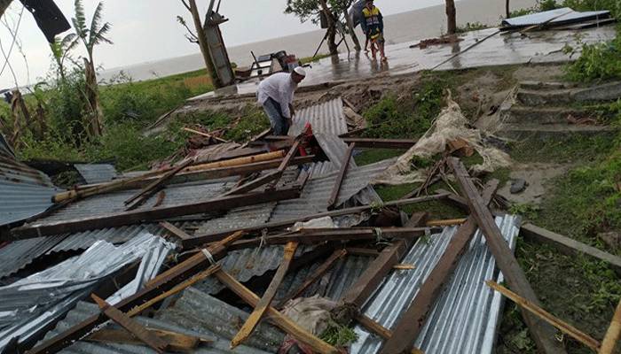 রামগতিতে কালবৈশাখী ঝড়ে অর্ধশতাধিক ঘর বিধ্বস্ত