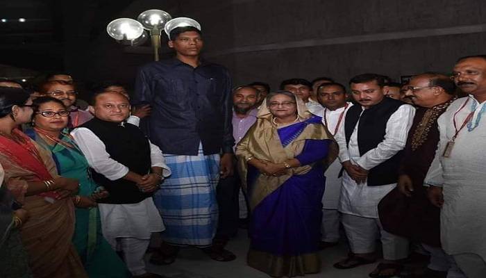 দেশের দীর্ঘমানব জিন্নাত আলীর দাফন সম্পন্ন