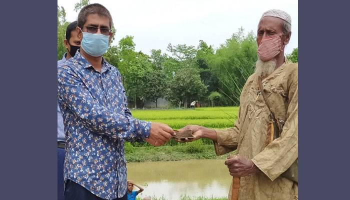 করোনা তহবিলে ১০ হাজার টাকা দান করলেন ভিক্ষুক