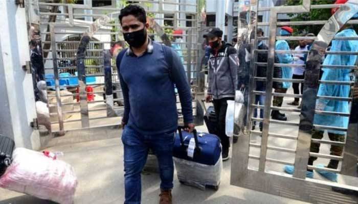 মুসলিম রাষ্ট্র থেকে প্রবাসীদের ফেরত আনতে বাধ্য হচ্ছে বাংলাদেশ