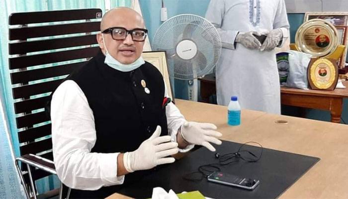দরিদ্র মানুষের দ্বারে দ্বারে প্রয়োজনীয় সহায়তা নিয়ে তথ্য প্রতিমন্ত্রী