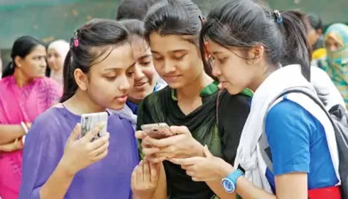 এসএসসির ফল প্রকাশ মুঠোফোনে