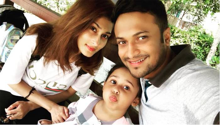 দ্বিতীয়বার বাবা হলেন মাহমুদুল্লাহ, অপেক্ষায় সাকিব