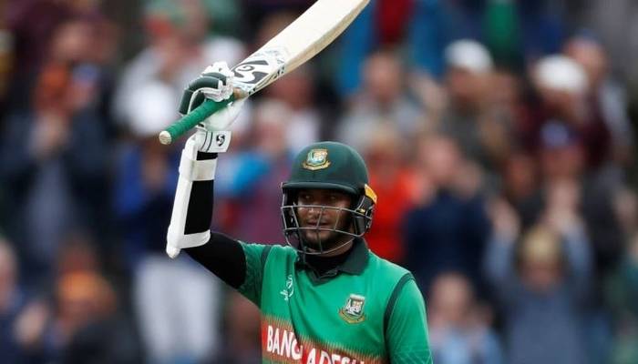 নিলামে ২০ লাখে বিক্রি সাকিবের ব্যাট