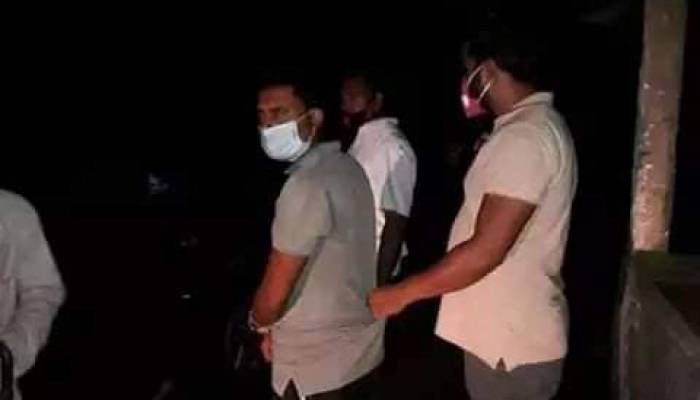 চাল চুরির অভিযোগে ছেলেসহ আ’লীগ নেতা আটক
