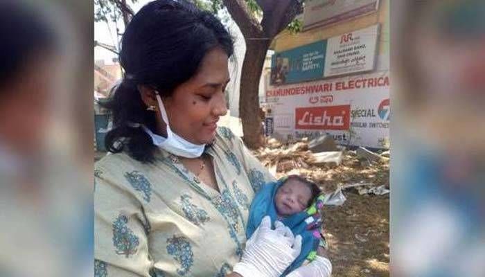 লকডাউনে ৭ কিলোমিটার হেঁটে ডেন্টাল ক্লিনিকে সন্তান প্রসব