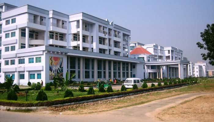 এন-৯৫ মাস্ক সংকটে বগুড়ায় শুরু করা গেল না করোনা পরীক্ষা