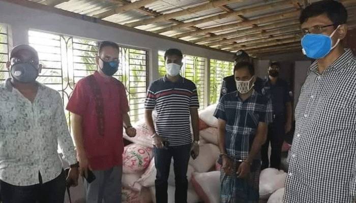 বগুড়ায় ১০২ বস্তা চালসহ  আটক ১