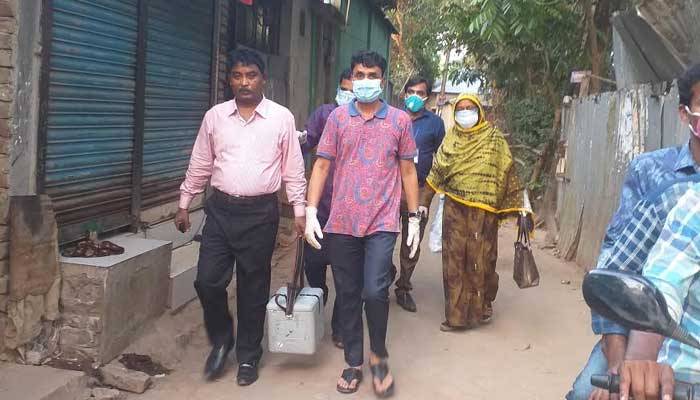 করোনা আক্রান্ত সন্দেহে ঘোড়াশালের এক ব্যক্তির নমুনা ঢাকায়
