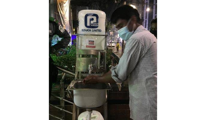 'মিশন সেভ বাংলাদেশ' উদ্যোগে হ্যান্ডওয়াশিং বেসিন স্থাপন ও মাস্ক বিতরণ