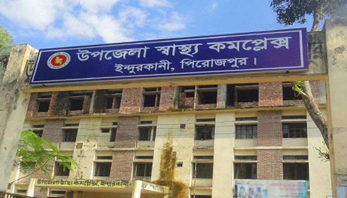 রোগীদের সেলাই-ব্যান্ডেজ করেন হাসপাতালের নাইট গার্ড!