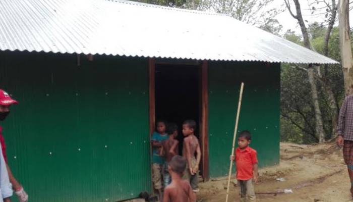 মিরসরাইয়ে নতুন ঘর পেলেন ১৫ ত্রিপুরা পরিবার
