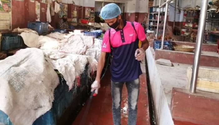 আরও ১০০ পরিবার পেল ১০ দিনের খাবার, জীবানুমুক্ত ১৪ এলাকা