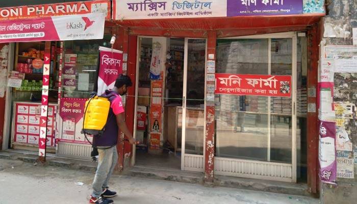 ১০ দিনের খাবার পেল আরও ৫২ পরিবার, জীবাণুমুক্ত ২৫ এলাকা