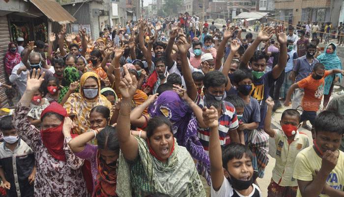 নারায়ণগঞ্জে ত্রাণের জন্য বিক্ষোভ