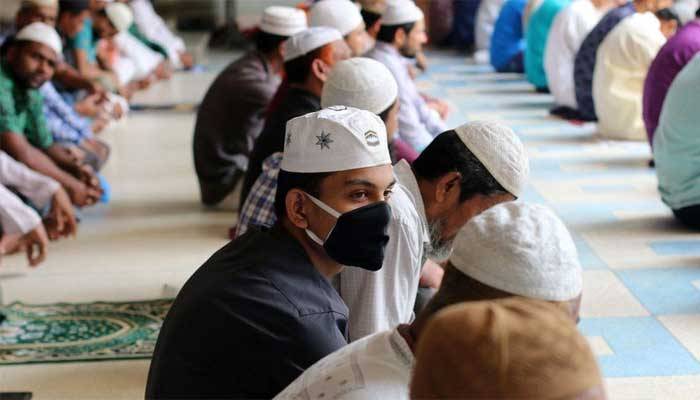 মুসল্লিদের ঘরে নামাজ পড়ার নির্দেশ