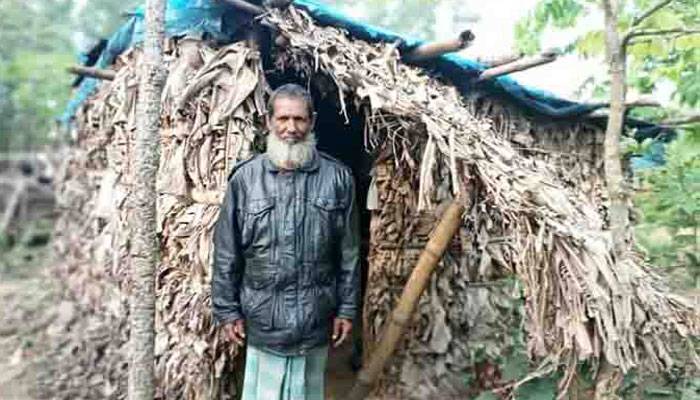 বৃদ্ধ মুনসুর যেন আরেক আসমানী