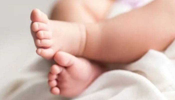 নবজাতকের মাথা বিচ্ছিন্ন, দেহ থাকল মায়ের গর্ভেই