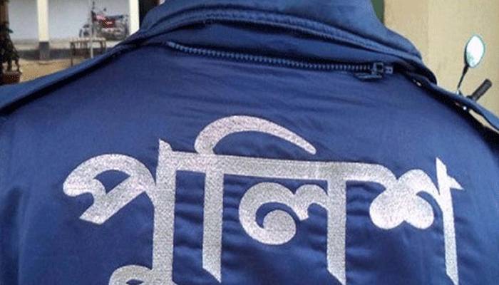ঝুঁকি নিয়ে কাজ করছেন খুলনা মহানগর ও জেলার পুলিশ সদস্যরা