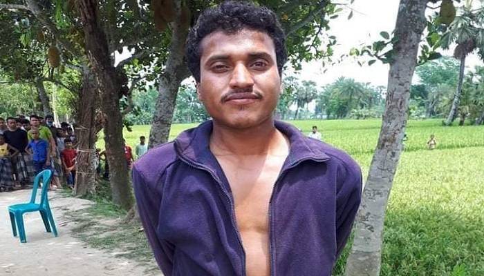 বাবাকে কুপিয়ে হত্যা, ছেলে গ্রেপ্তার