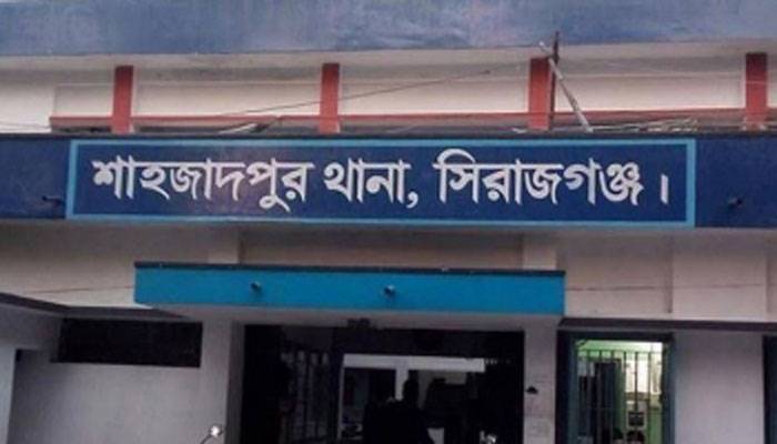 নারায়ণগঞ্জ থেকে লাশ এনে গভীর রাতে দাফনের চেষ্টা, গ্রামবাসীর বাঁধা