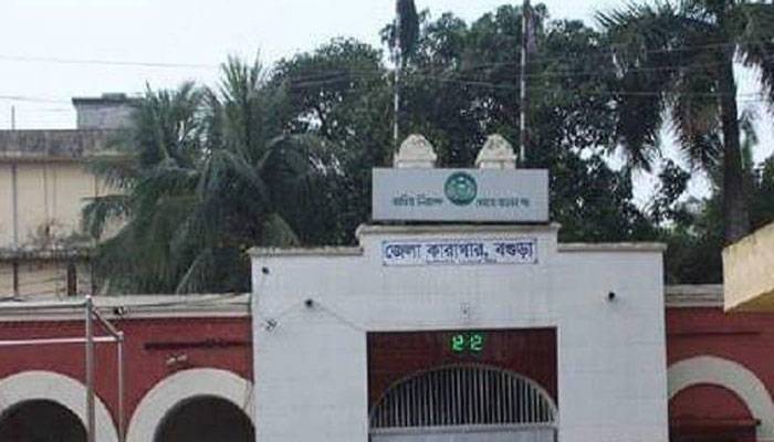হাজতির স্ত্রীকে নিয়ে বাসভবনে, বগুড়ার জেল সুপার প্রত্যাহার