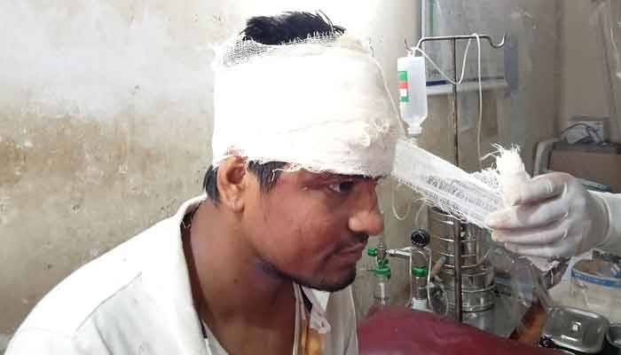 বেগমগঞ্জে চাঁদা না দেয়ায় মুক্তিযোদ্ধার বাড়িতে তাণ্ডব