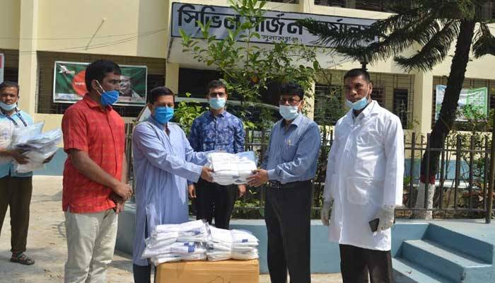 সুনামগঞ্জে চিকিৎসকদের ৬৫টি পিপিই দিলেন পরিকল্পনামন্ত্রী