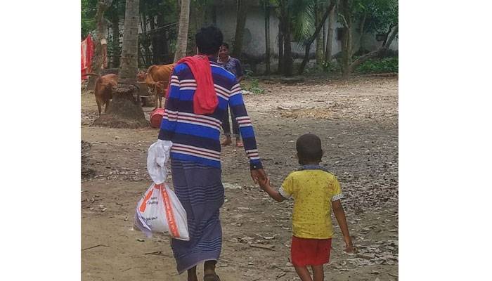 টাঙ্গাইলে ১০ দিনের খাবার পেল ৫০০ পরিবার