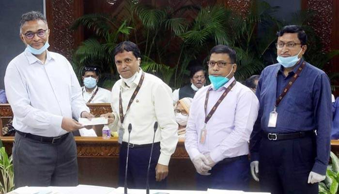 প্রধানমন্ত্রীর ত্রাণ তহবিলে অনুদান দিল বিসিএস ট্যাক্সেশন অ্যাসোসিয়েশন