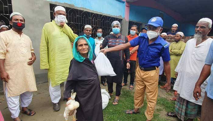 ঈশ্বরগঞ্জে অর্ধলাখ পরিবার পেল খাদ্যসামগ্রী