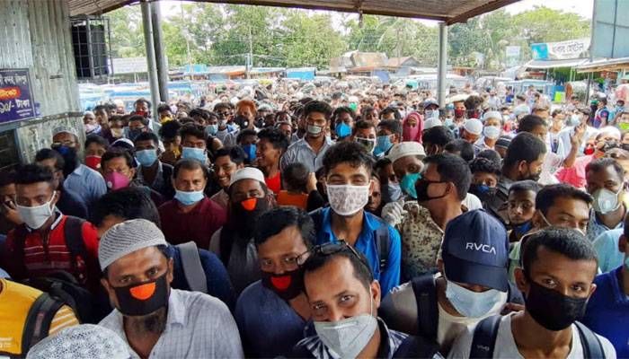 স্বাস্থ্যবিধি না মেনে লঞ্চে যাত্রী পরিবহন, বন্দর কর্মকর্তা বরখাস্ত