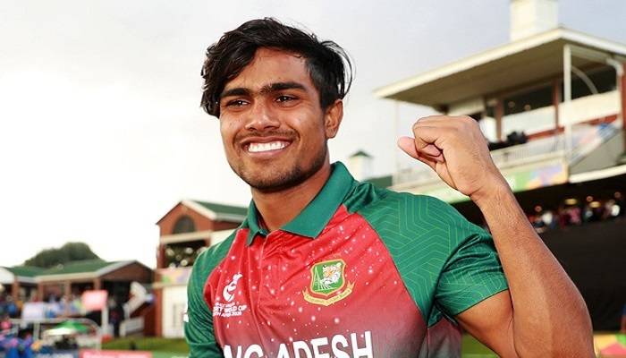 ভিলিয়ার্সের মতো খেলতে চান আকবর