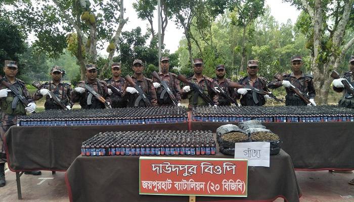 মাটির নিচে লুকানো ছিল ফেনসিডিল-গাঁজা