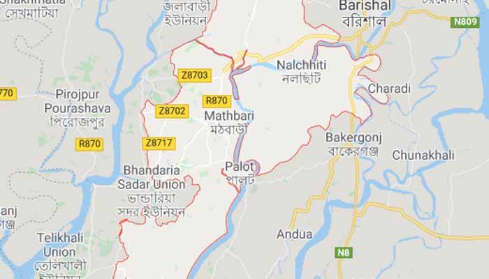 রাজাপুরে জুয়া খেলতে বাধা, বাবা-মাকে `পেটাল` ছেলে