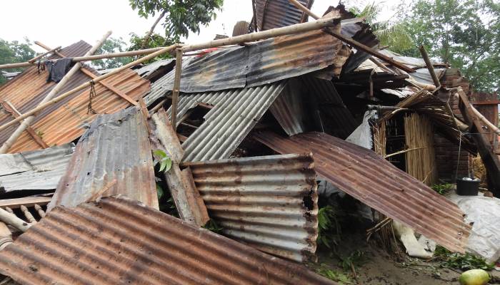 মাগুরায় কালবৈশাখী ঝড়ে শতাধিক বাড়িঘর বিধ্বস্ত
