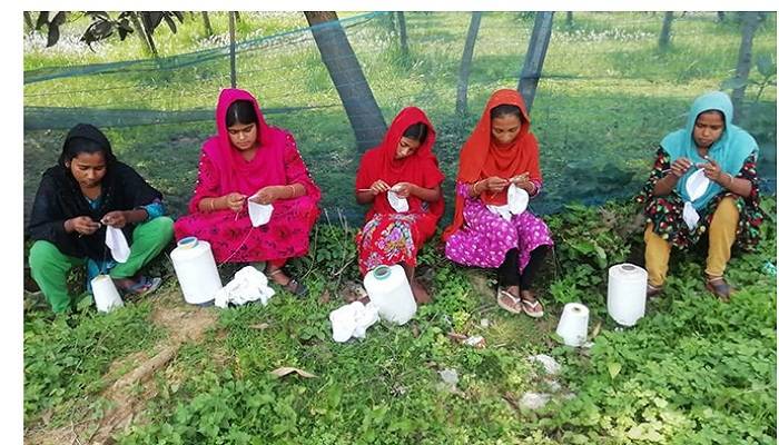 করোনার প্রভাবে চরম সঙ্কটে বগুড়ার টুপি পল্লীর ২ লাখ নারী
